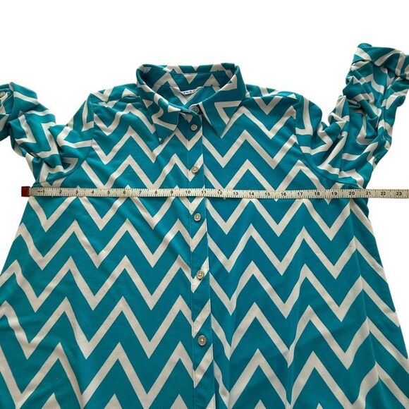 Peter Nygard Blue & White Chevron Roll Tab Sleeve Tie Front Button Down Shirt - Picture 5 of 8